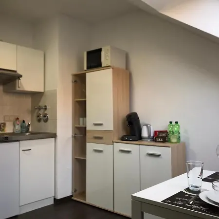 Schoenes Zentrales Appartment Mit Tiefgarage Kassel Exterior photo